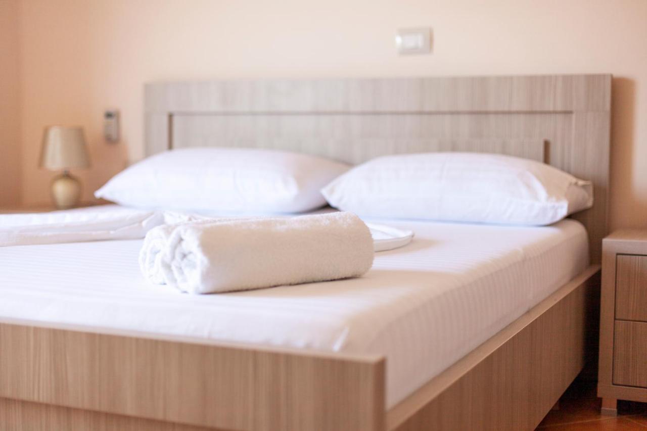Toni Retzo Rooms Химара Экстерьер фото