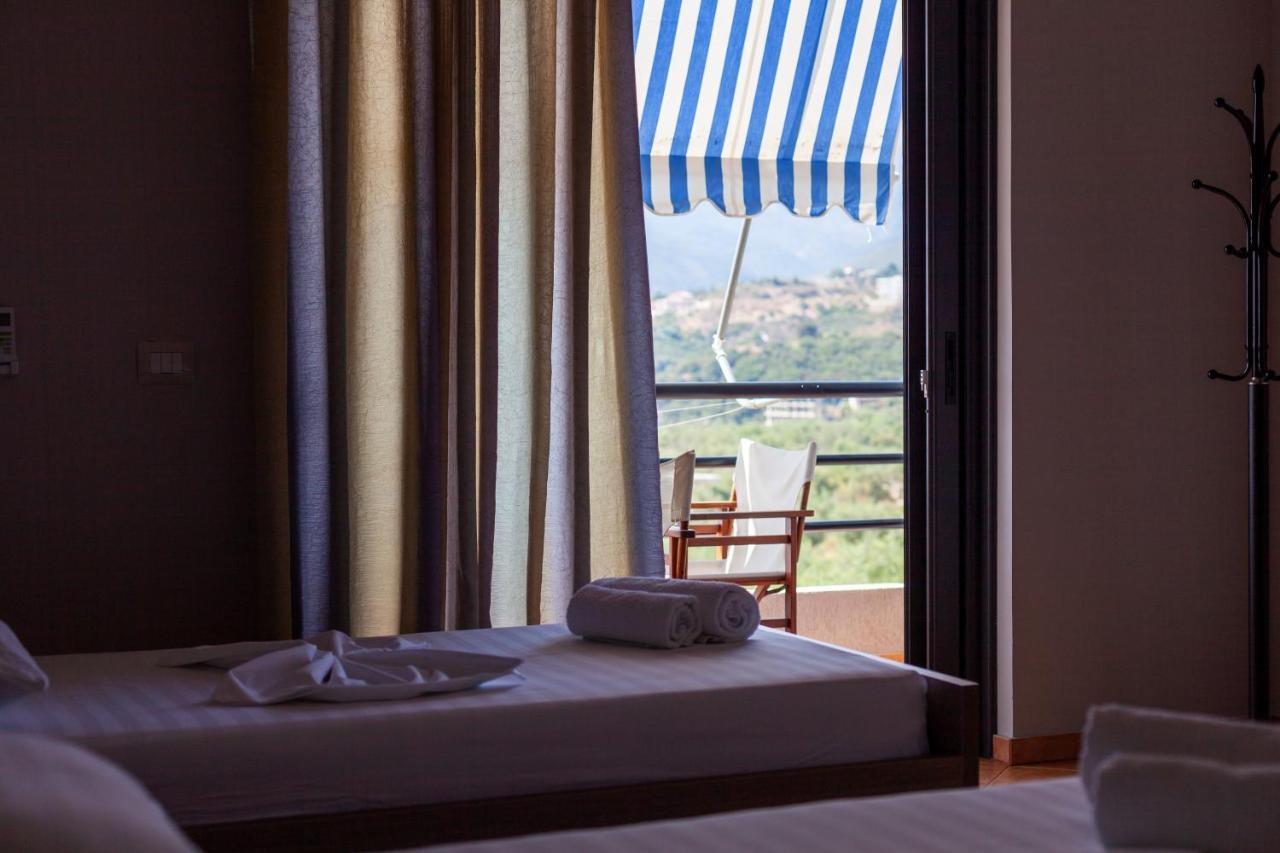 Toni Retzo Rooms Химара Экстерьер фото